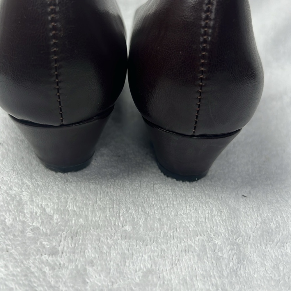 Soft Style, brown, 1 inch loafer- pre-loved - Picture 5 of 6